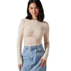 ASTR The Label Center Rutched Long Sleeve Top in Buttercream Size Large